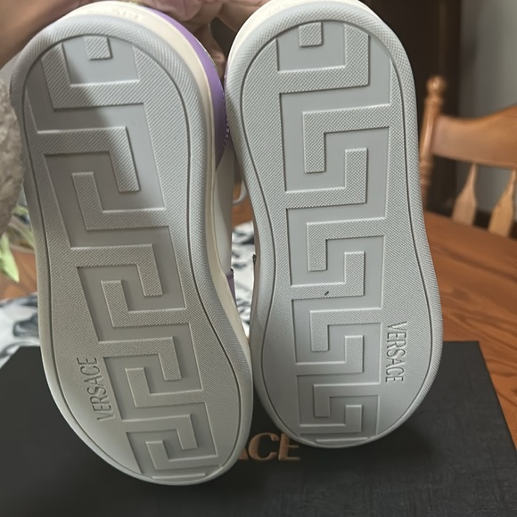 NEW Versace Medusa Violet/White Women’s Sneakers - Picture 6 of 9